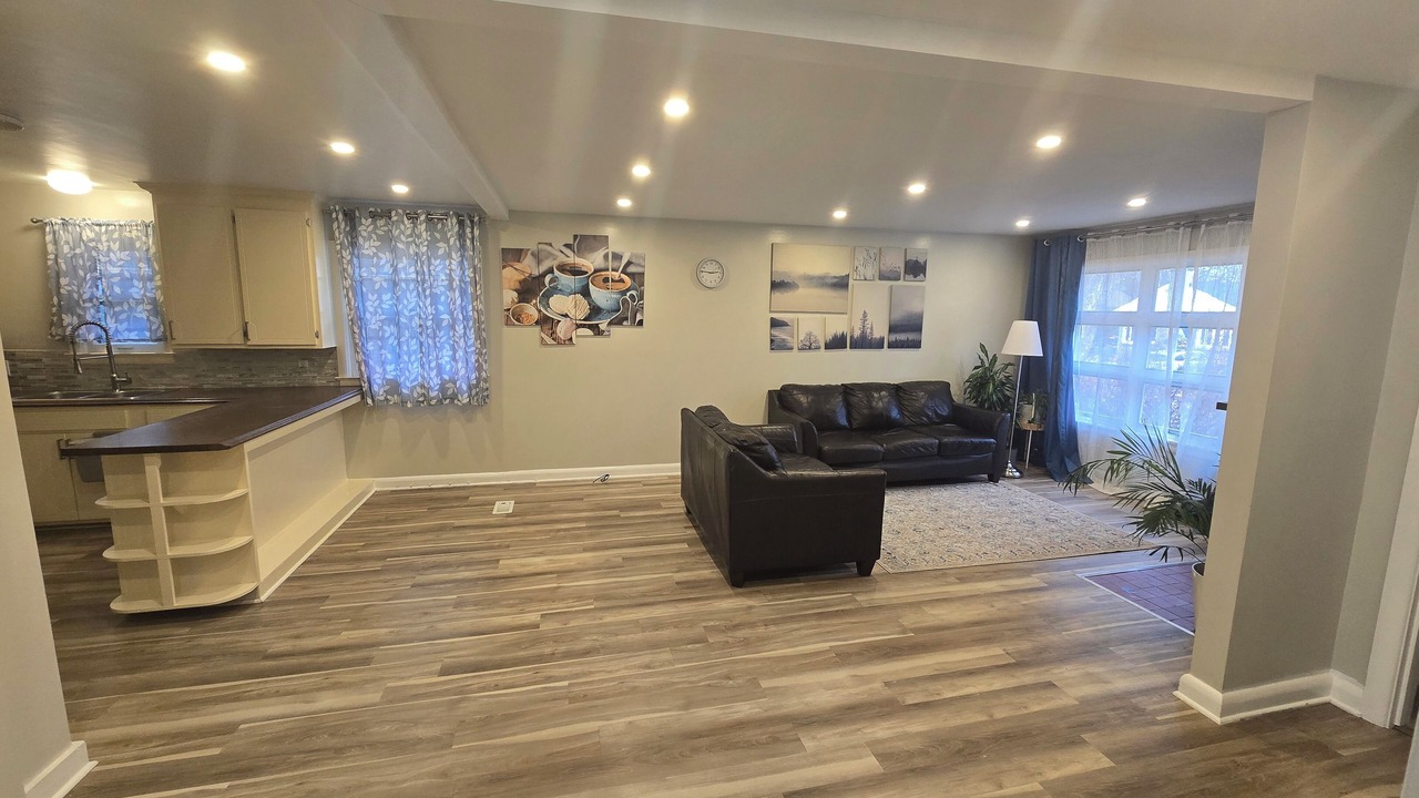 Photo of Livingroom in Ottawa Division