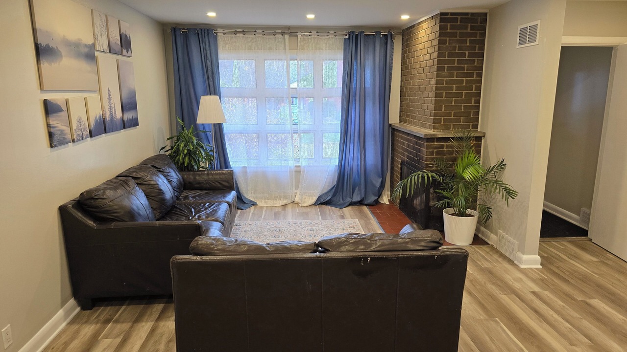 Photo of Livingroom in Ottawa Division