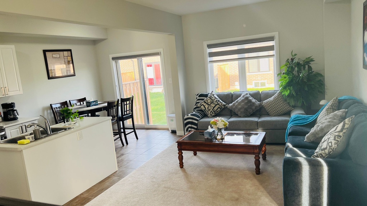 Photo of Livingroom in Brantford