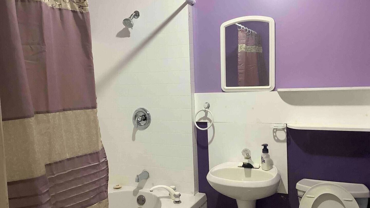 Photo of Bathroom in Victoria Harbour