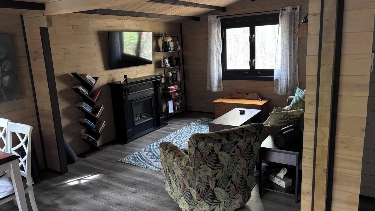 Photo of Livingroom in Bracebridge