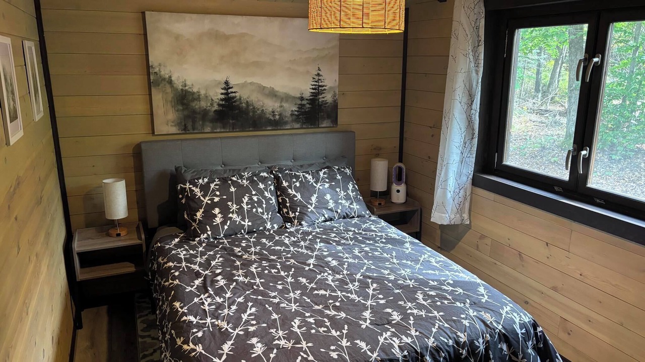 Photo of Bedroom in Bracebridge