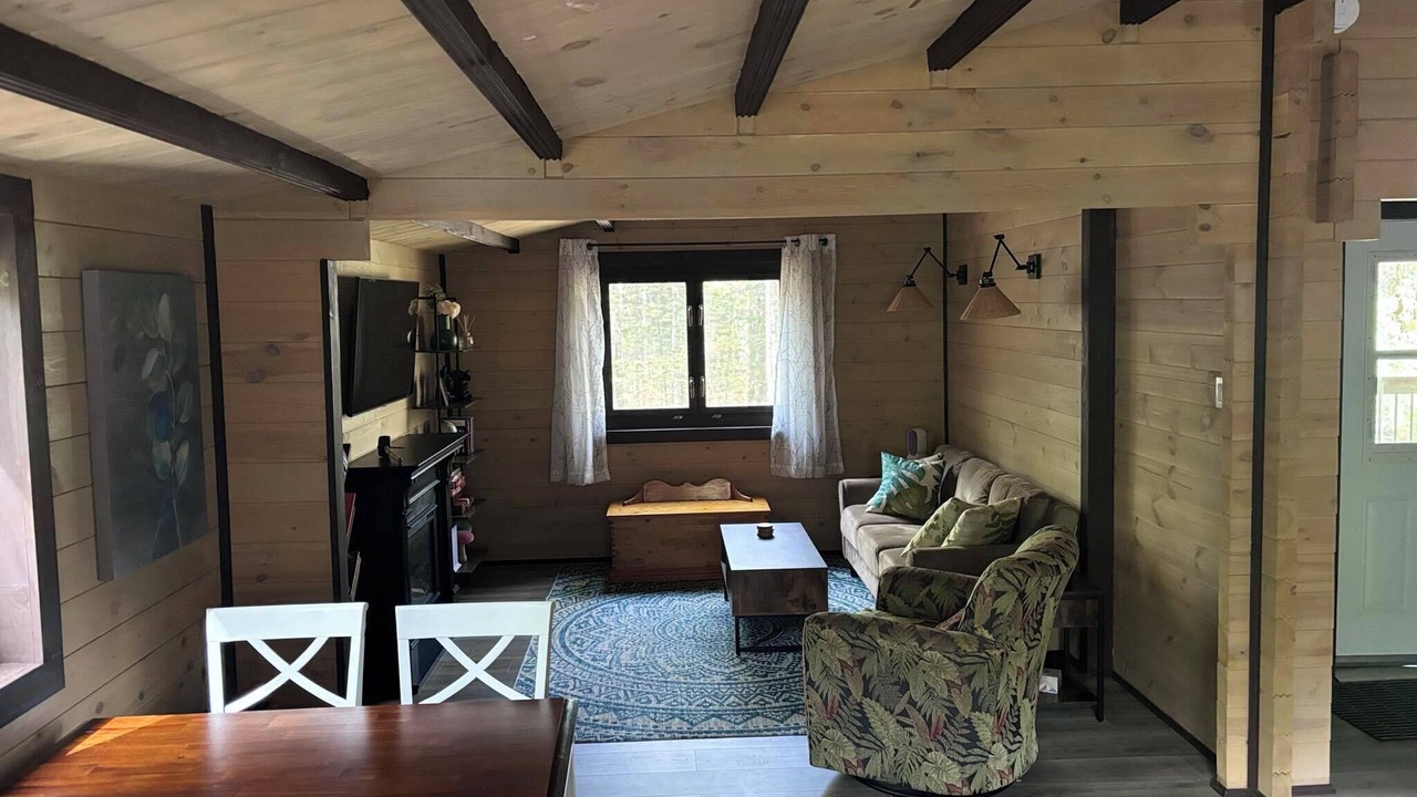 Photo of Livingroom in Bracebridge