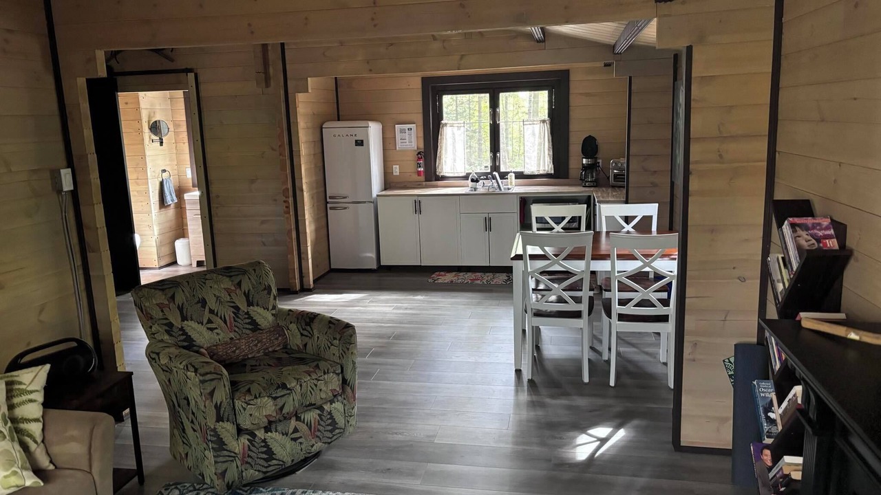 Photo of Livingroom in Bracebridge