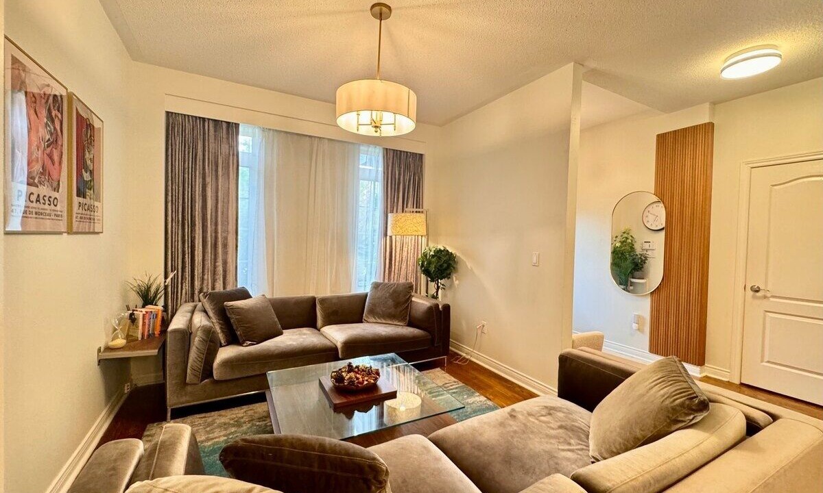 Photo of Livingroom in Meadowvale Village