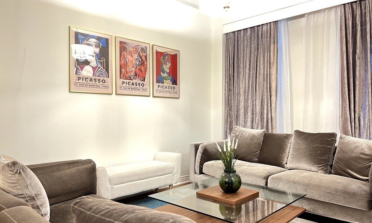 Photo of Livingroom in Meadowvale Village