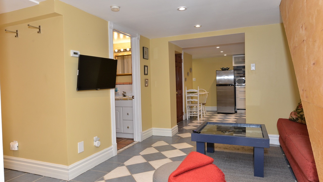 Photo of Livingroom in East York