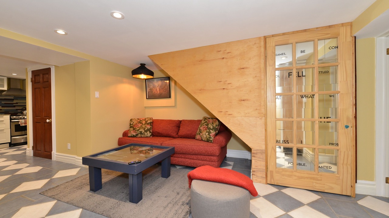 Photo of Livingroom in East York