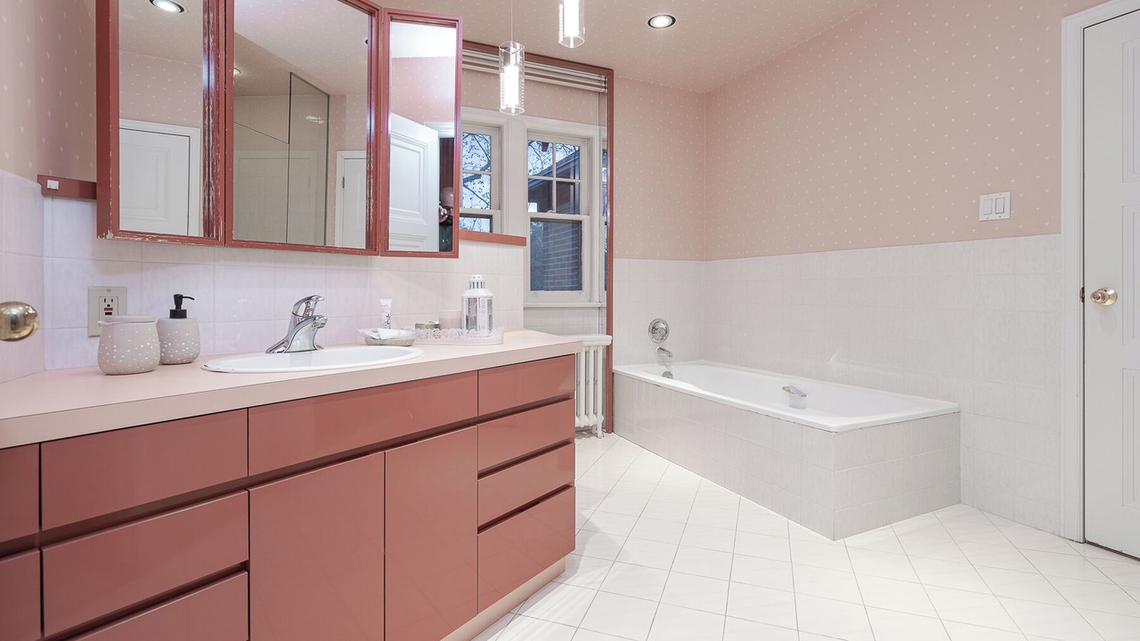 Photo of Bathroom in Forest Hill South