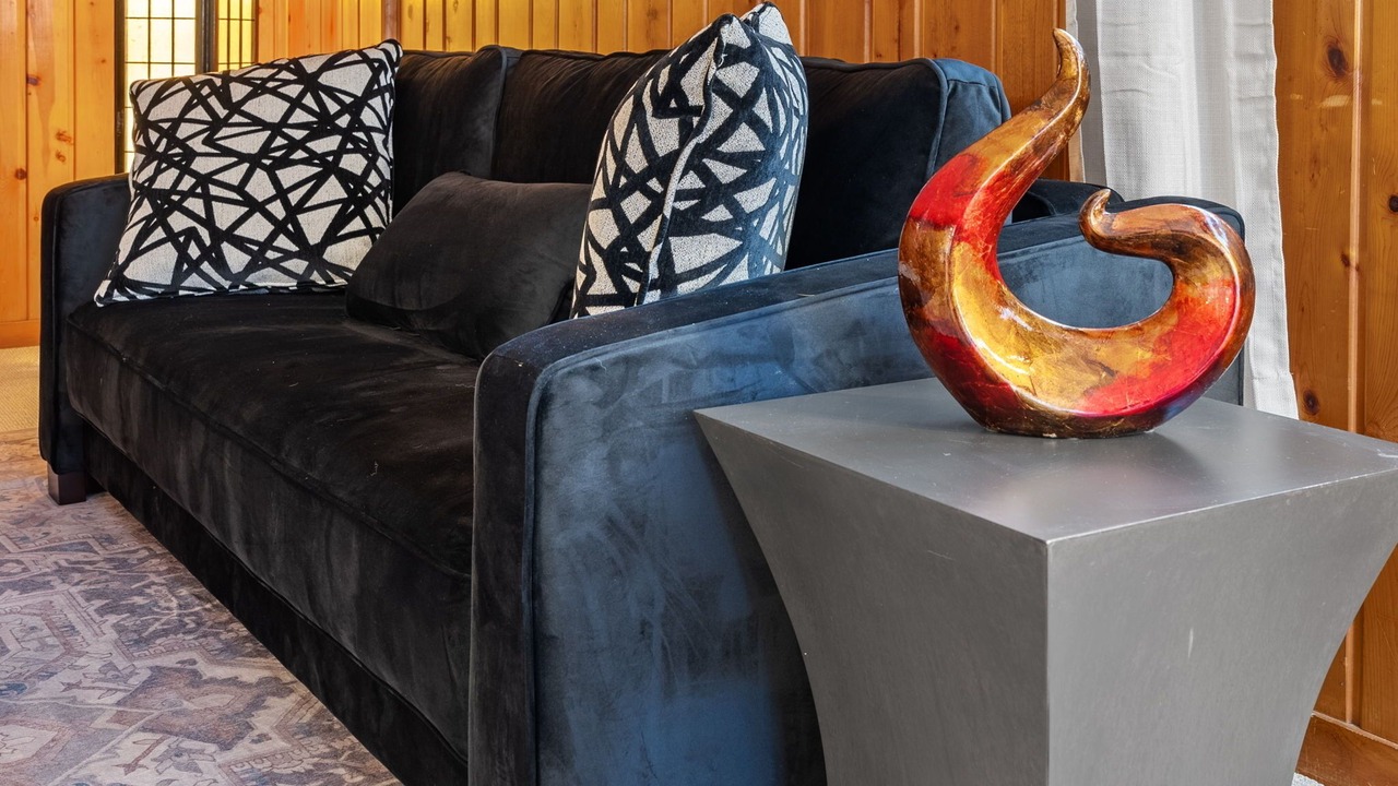 Photo of Livingroom in Summit Hill