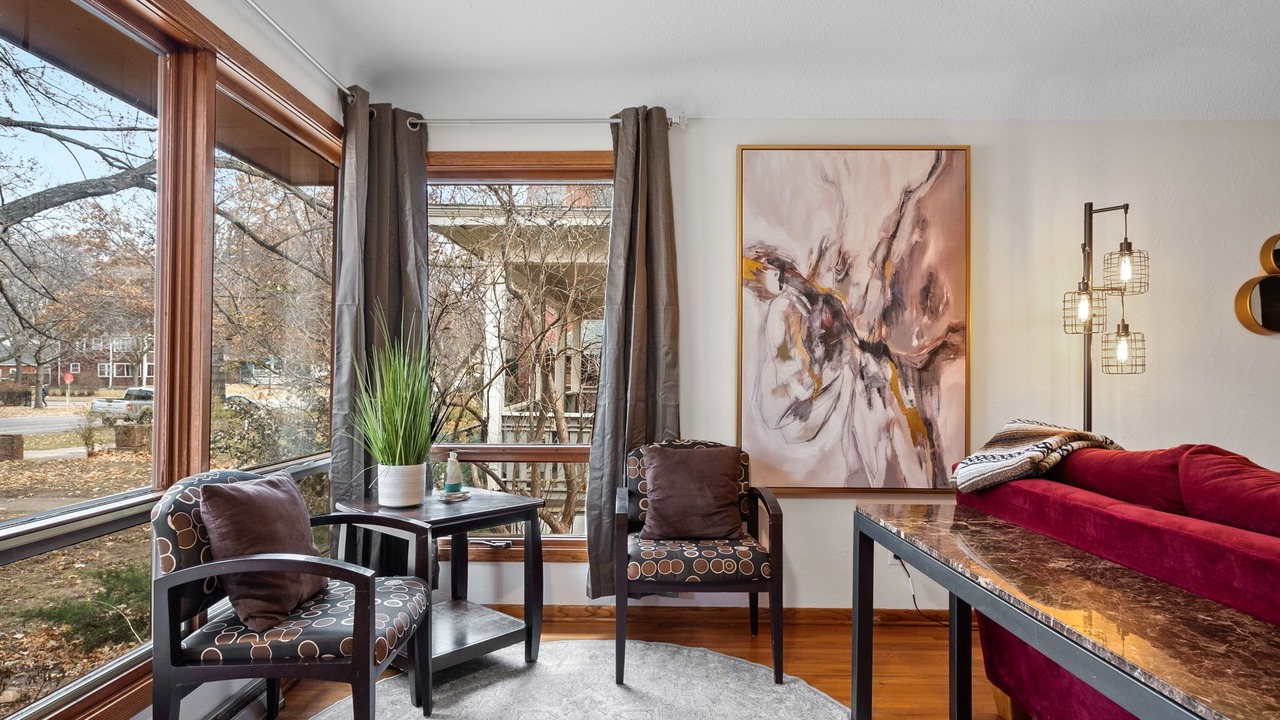 Photo of Livingroom in Summit Hill