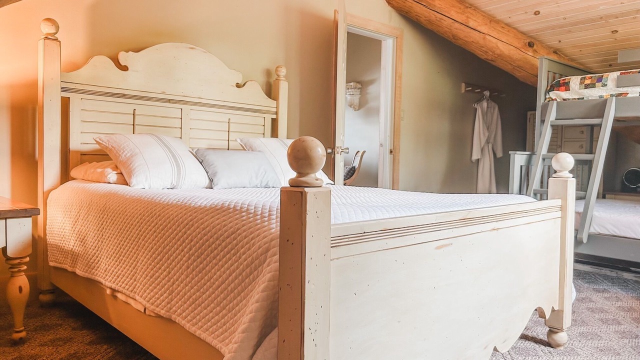Photo of Bedroom in Crowes Landing