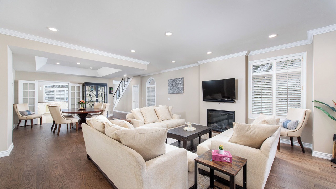 Photo of Livingroom in Broadview North