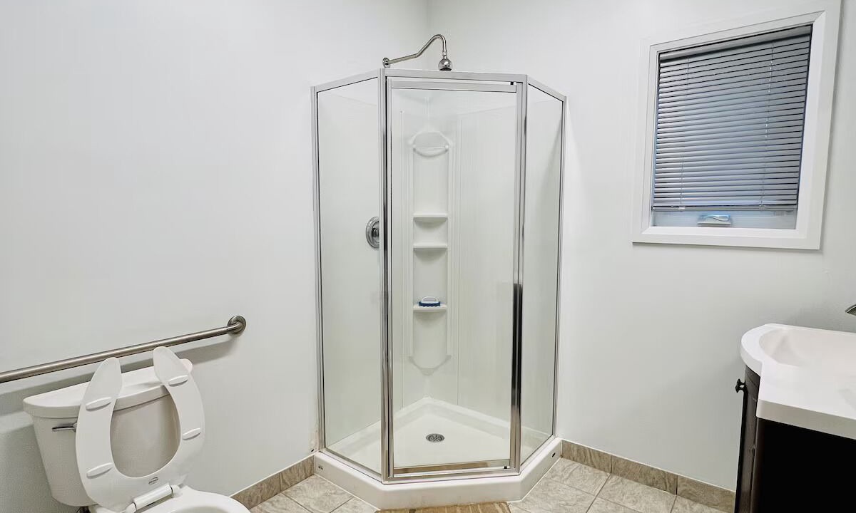 Photo of Bathroom in Oakridge