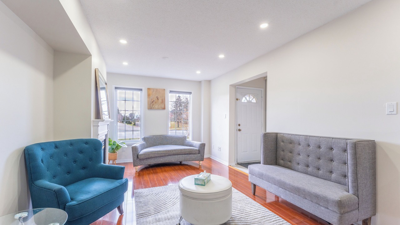 Photo of Livingroom in Brampton West