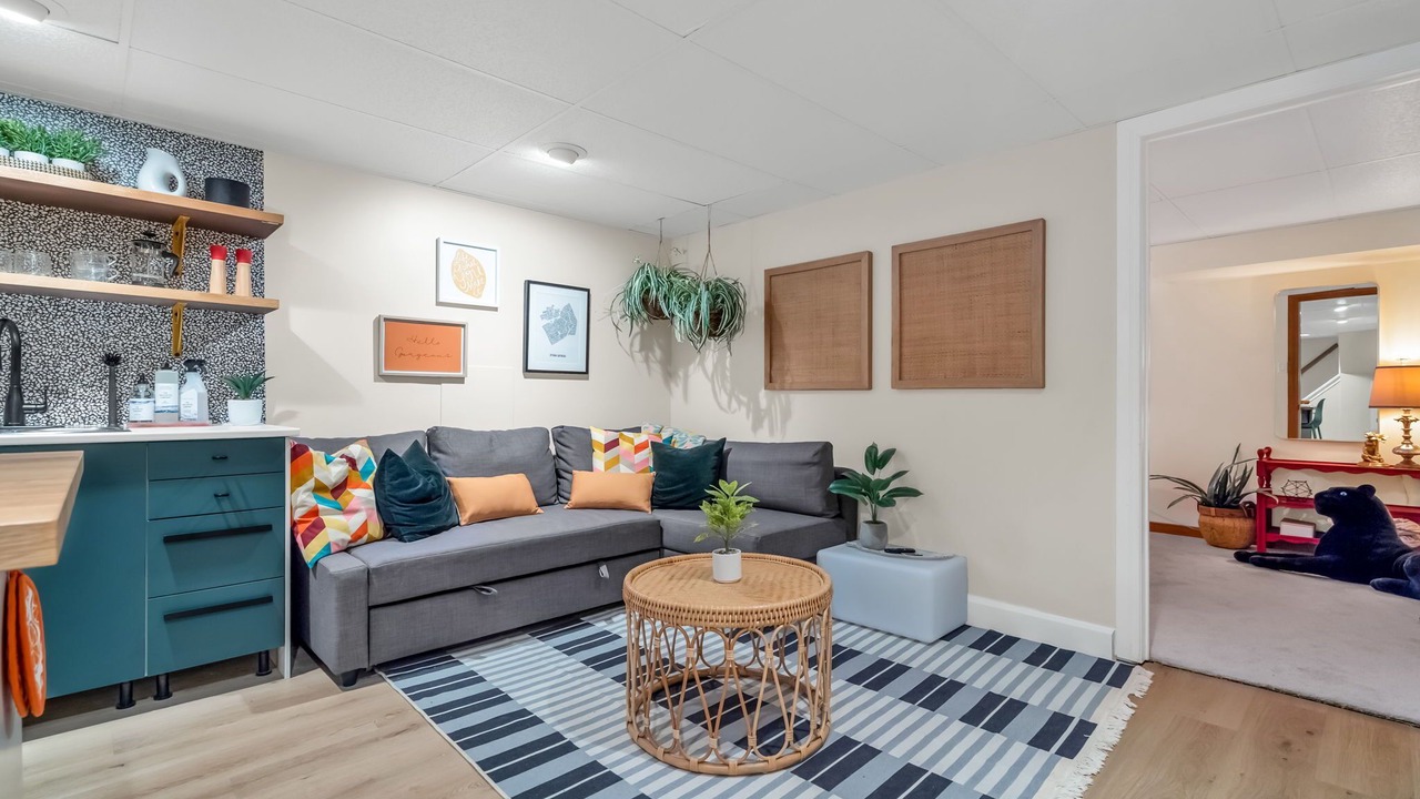Photo of Livingroom in Ottawa Division