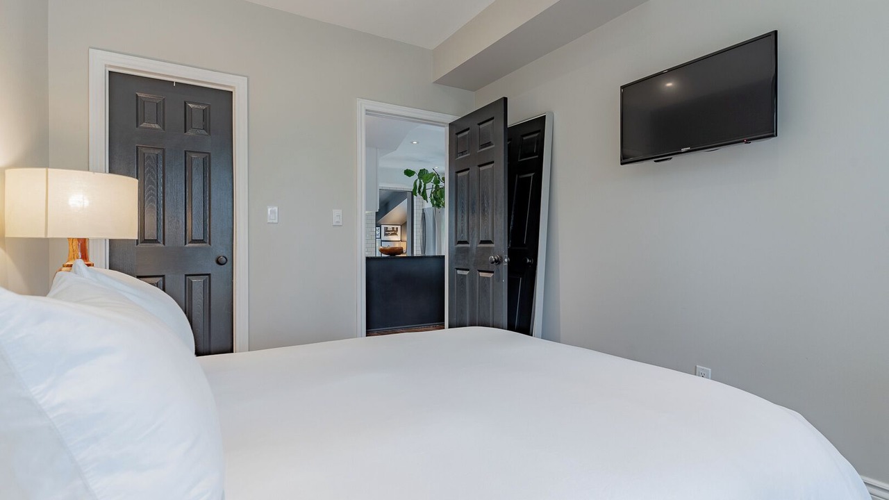 Photo of Bedroom in Halton Regional Municipality