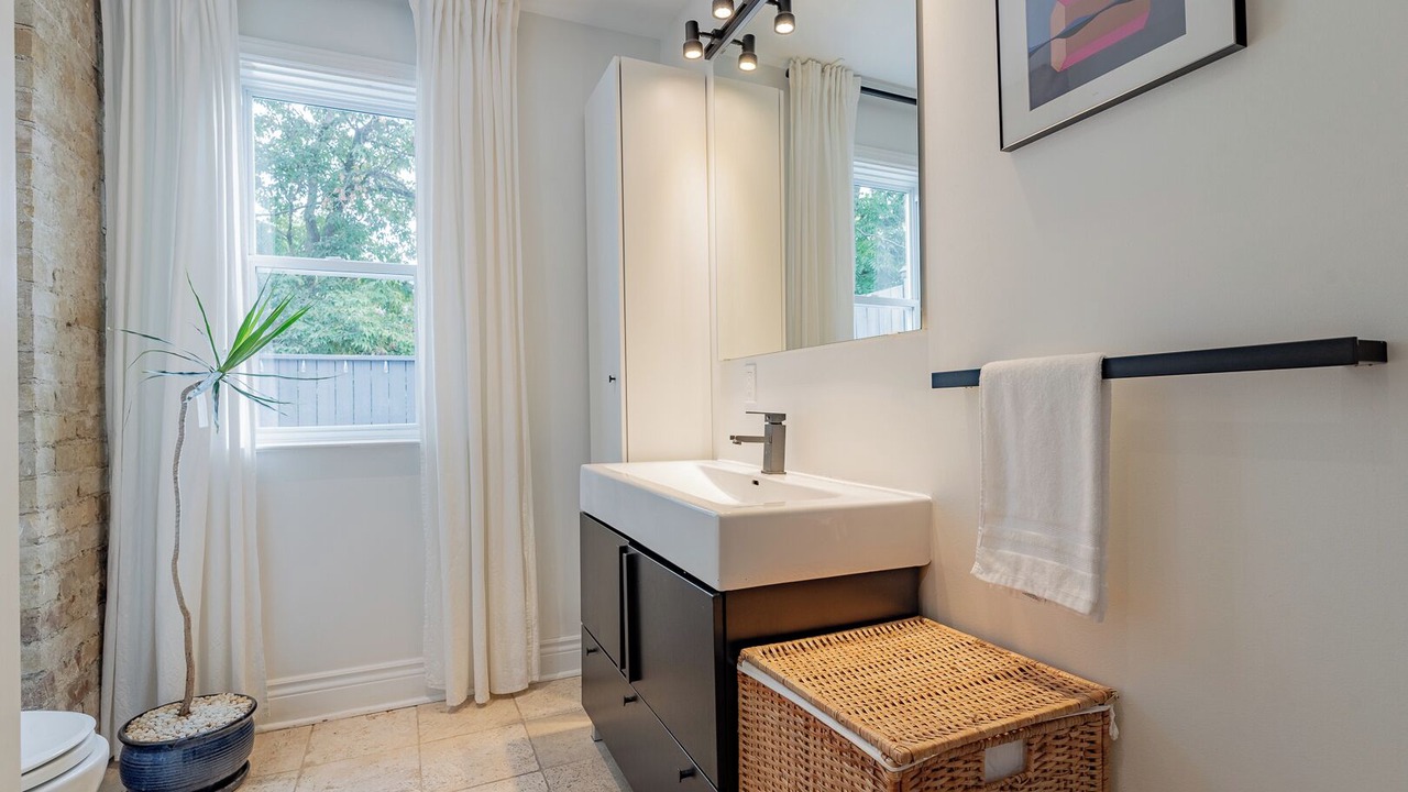 Photo of Bathroom in Halton Regional Municipality