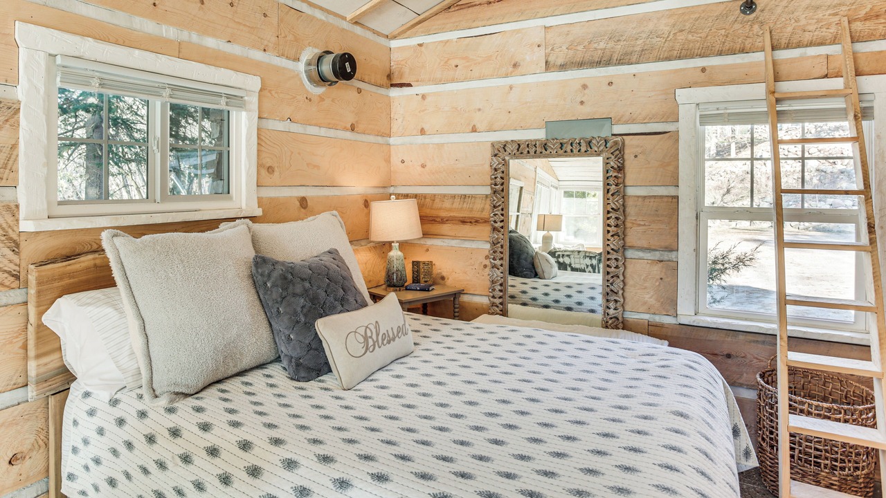 Photo of Bedroom in Elk River