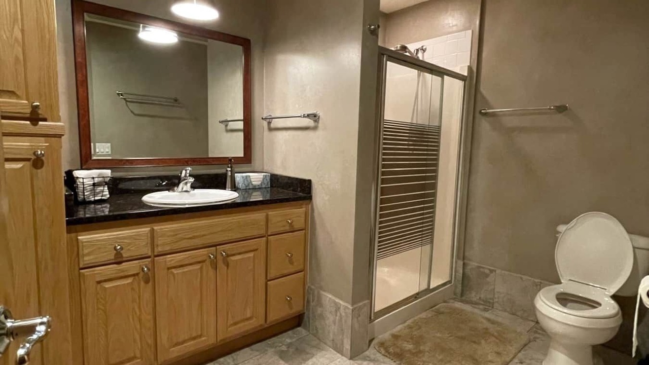 Photo of Bathroom in Motley