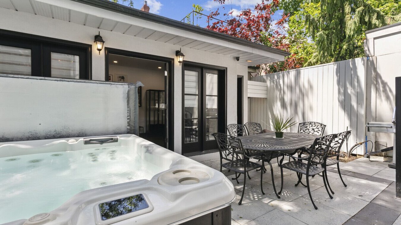 Photo of Outdoor in Midtown Toronto