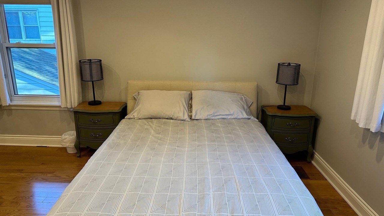 Photo of Bedroom in Lakeview