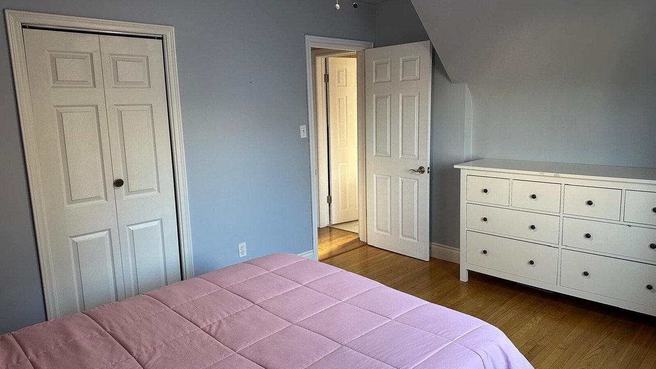 Photo of Bedroom in Lakeview
