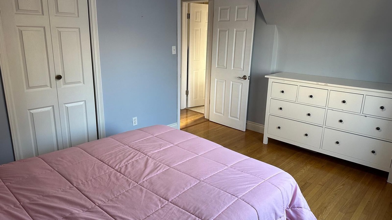 Photo of Bedroom in Lakeview