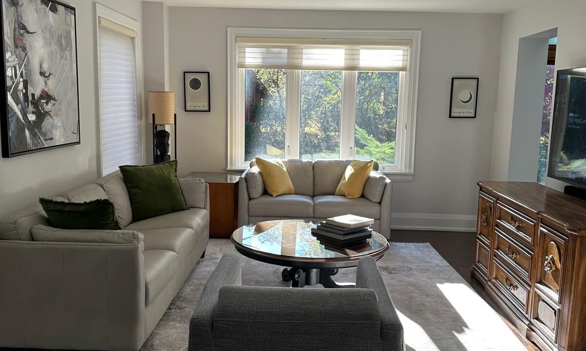 Photo of Livingroom in Lakeview