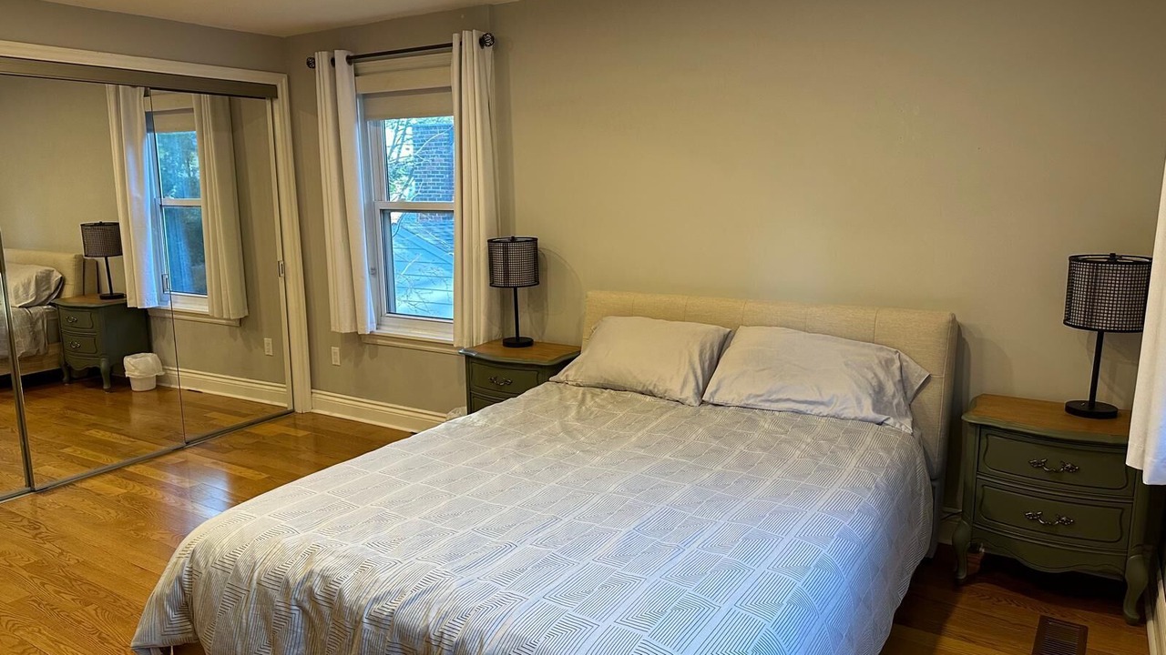 Photo of Bedroom in Lakeview