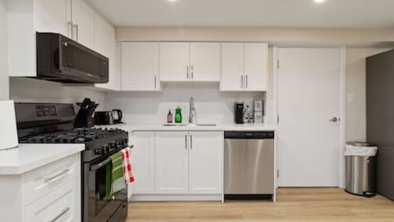 Photo of Kitchen in Clarkson-Lorne Park