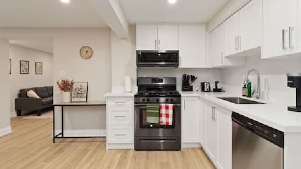 Photo of Kitchen in Clarkson-Lorne Park