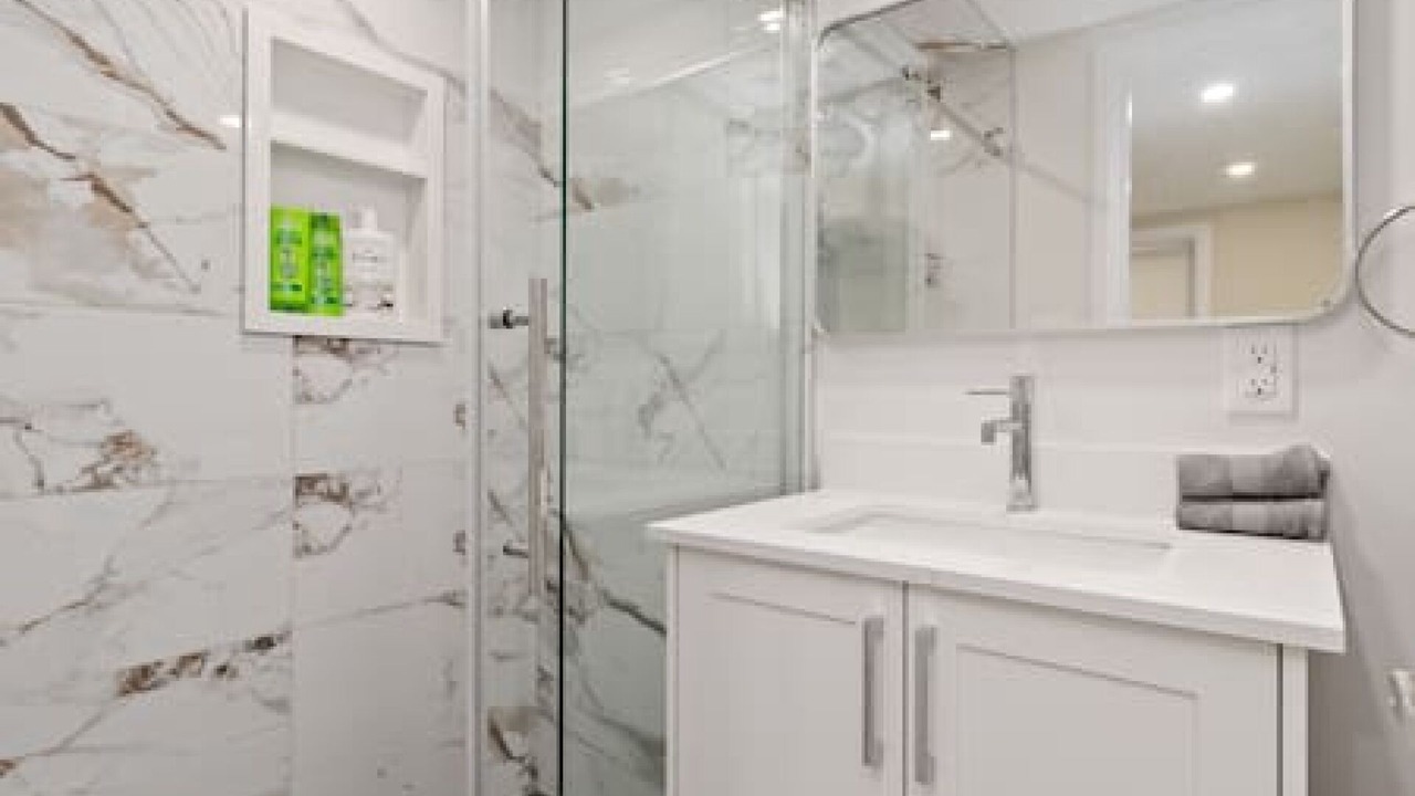 Photo of Bathroom in Clarkson-Lorne Park