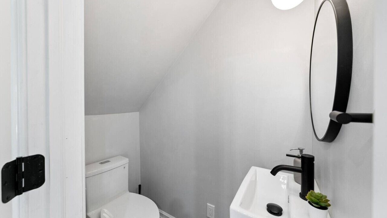 Photo of Bathroom in LaSalle