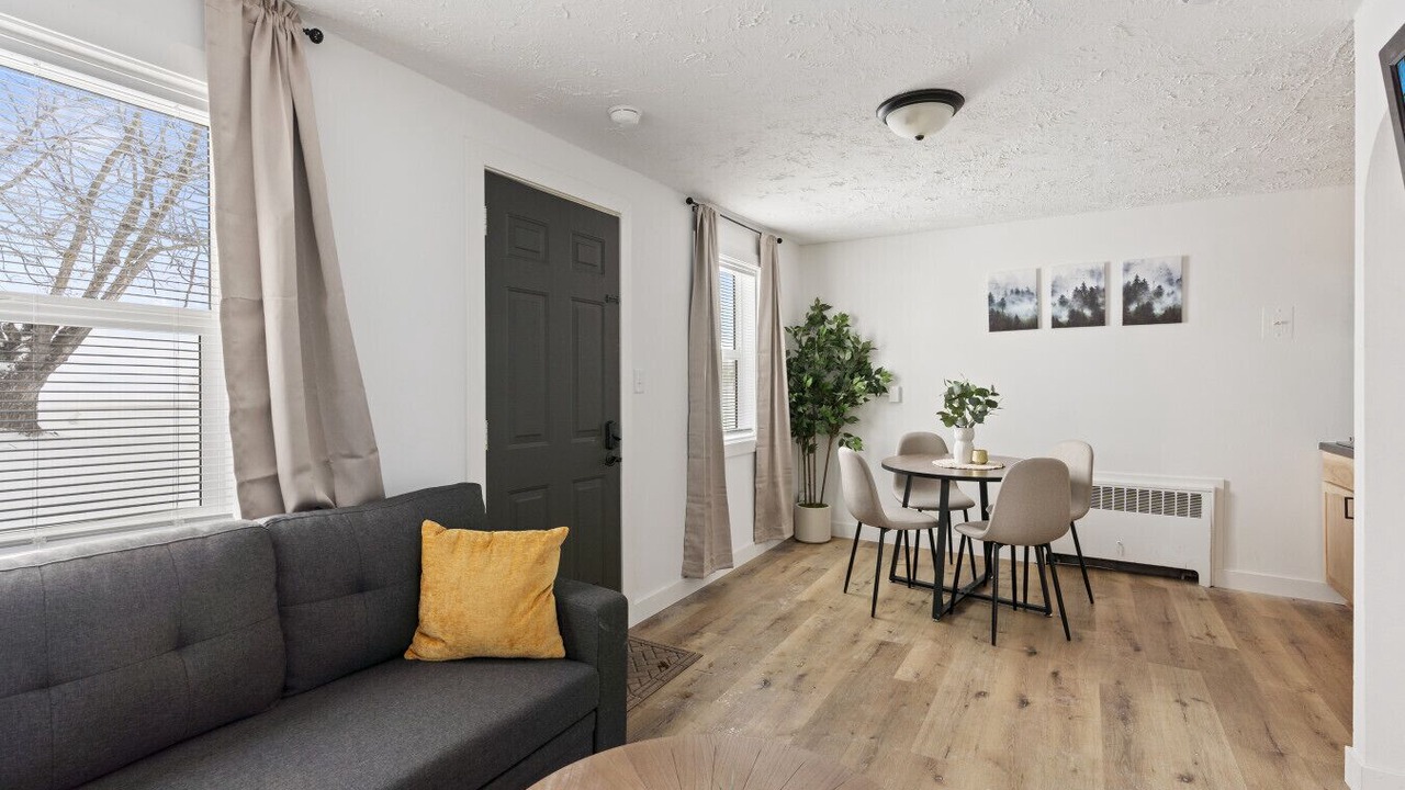 Photo of Livingroom in Walker