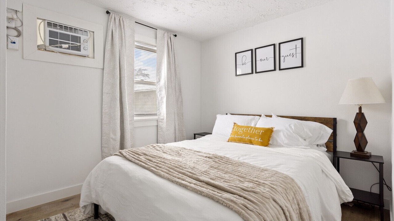 Photo of Bedroom in Walker