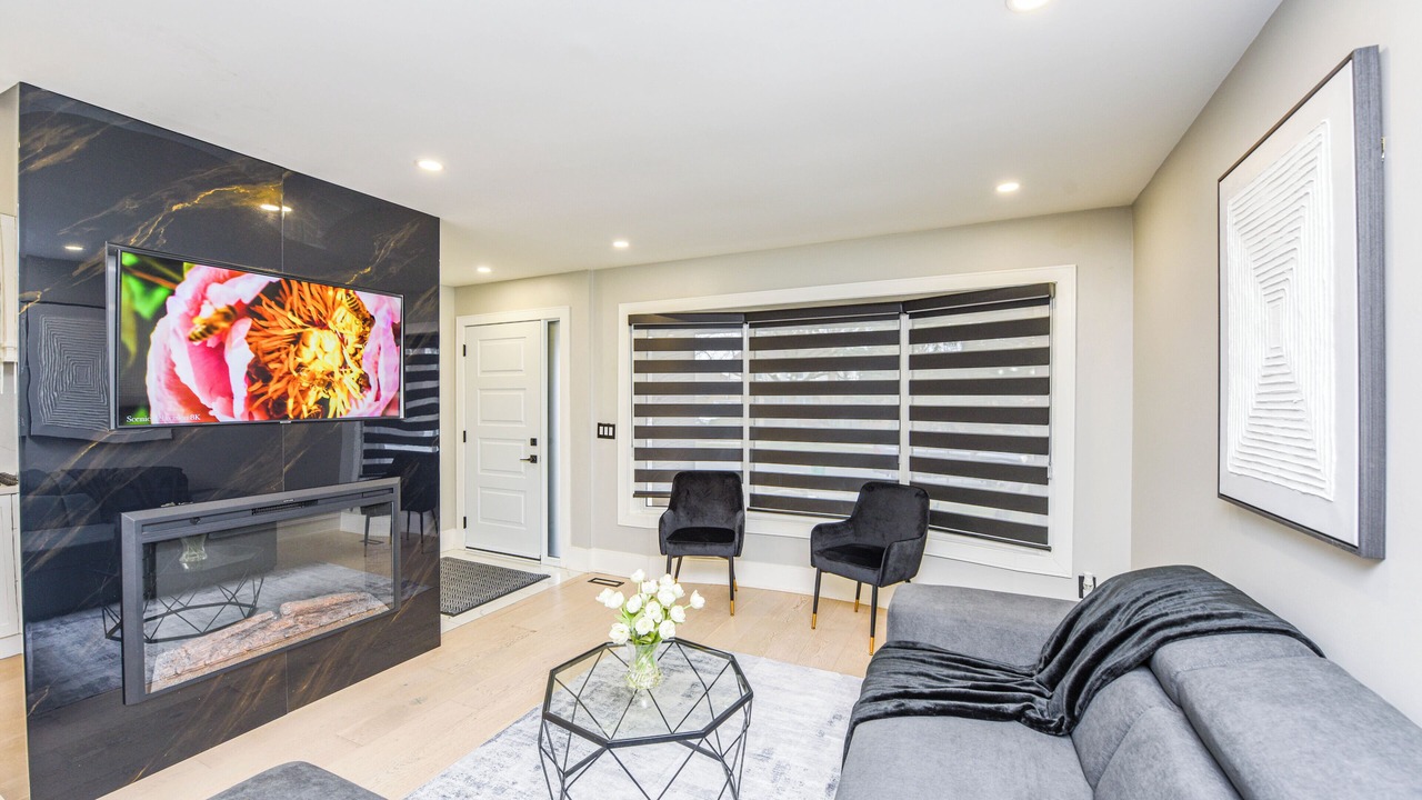 Photo of Livingroom in Erin Mills