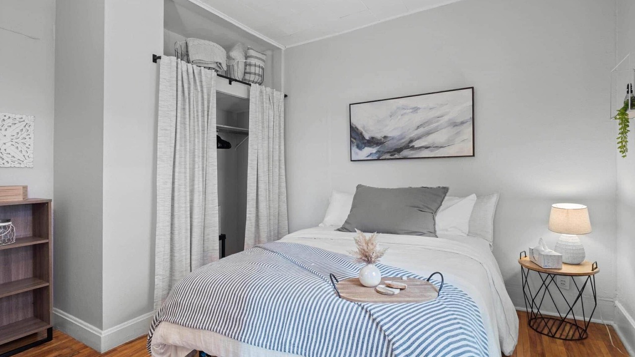 Photo of Bedroom in Lowry Hill East