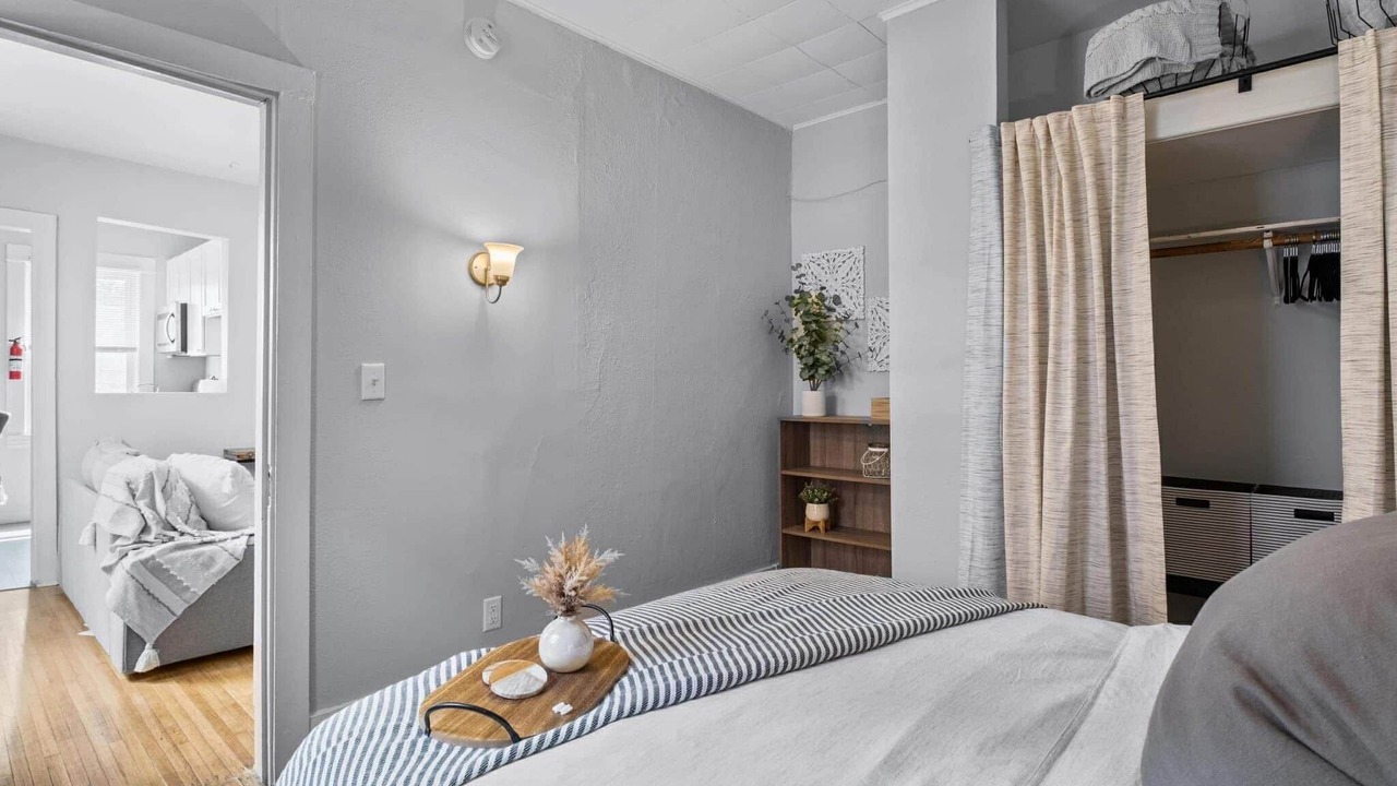 Photo of Bedroom in Lowry Hill East