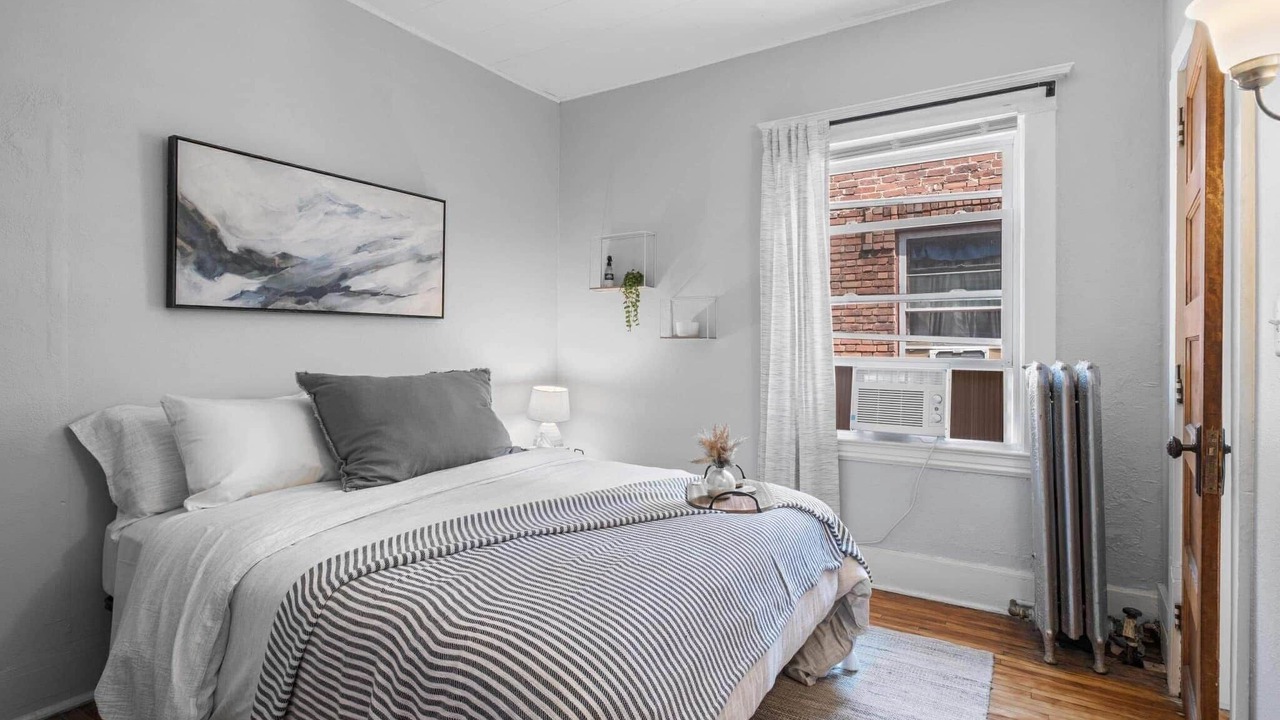 Photo of Bedroom in Lowry Hill East