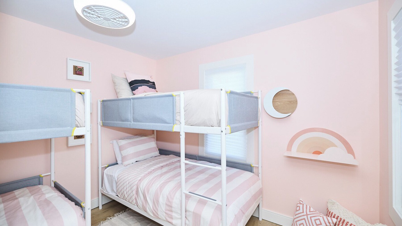 Photo of Bedroom in Crystal Beach