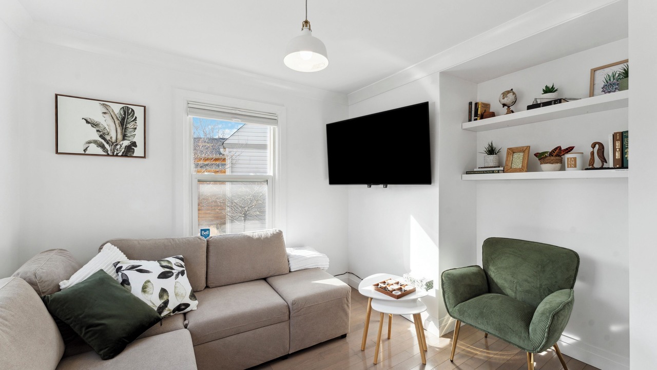 Photo of Livingroom in Civic Hospital - Experimental Farm - Central Park