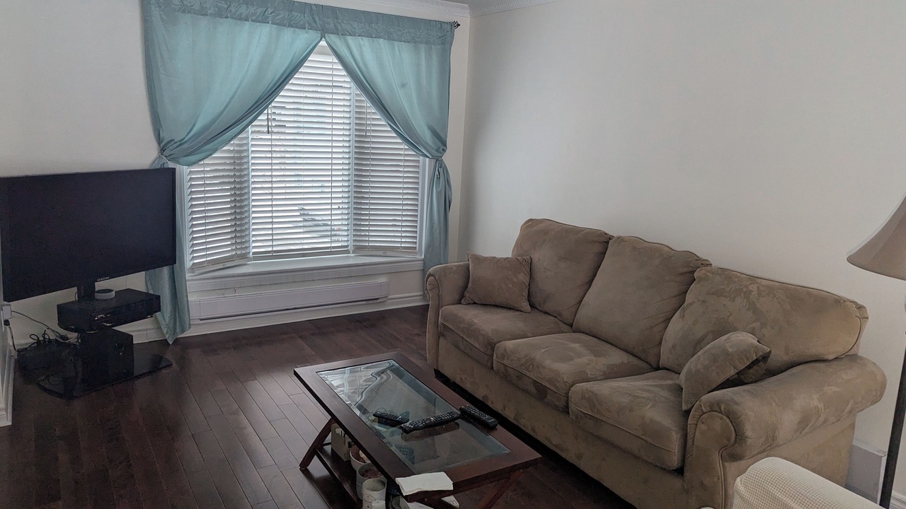 Photo of Livingroom in Bramalea