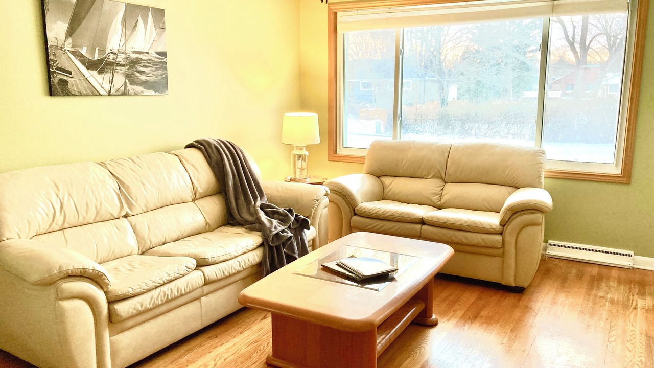Photo of Livingroom in Sarnia