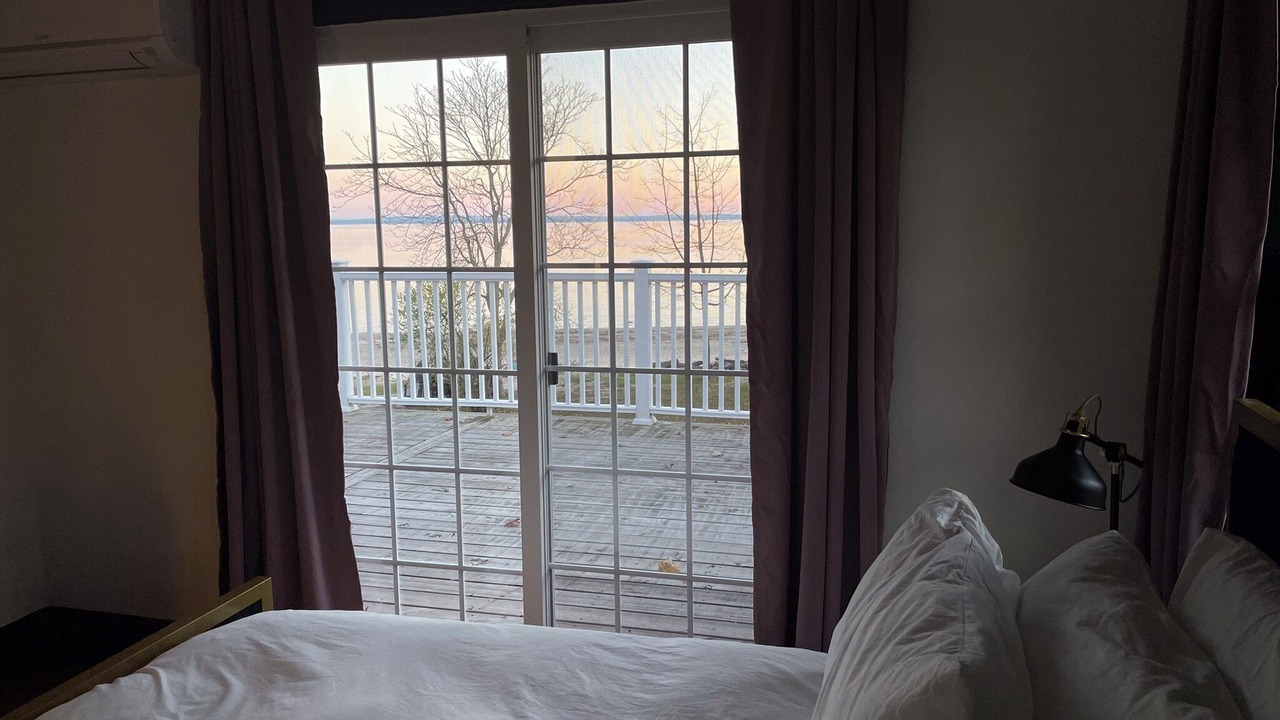 Photo of Bedroom in Waverly Beach