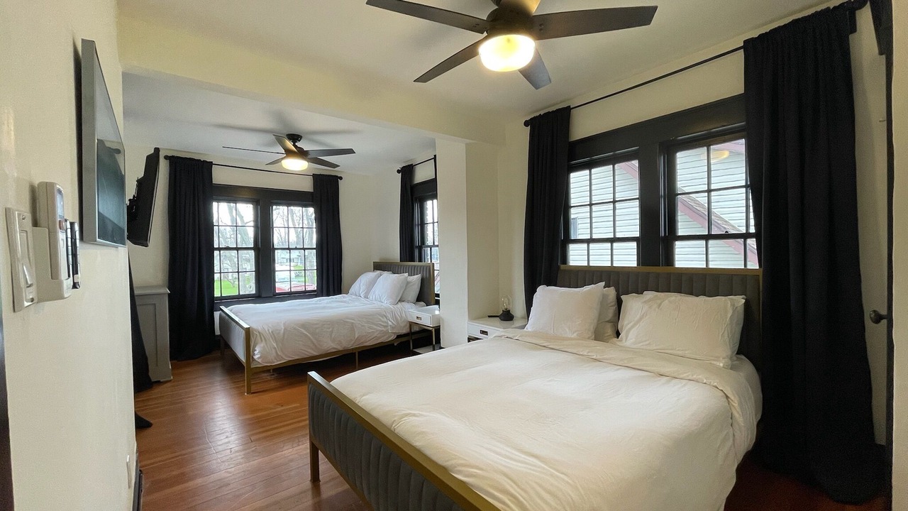 Photo of Bedroom in Waverly Beach