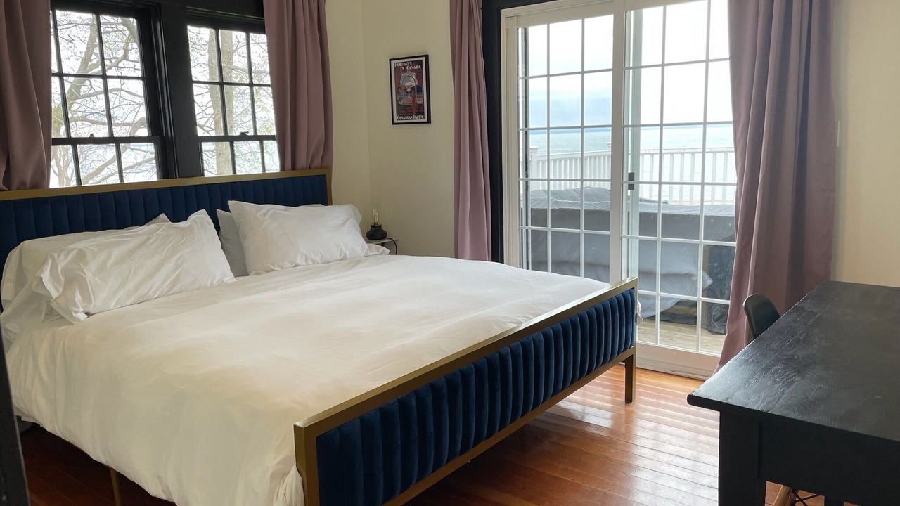 Photo of Bedroom in Waverly Beach