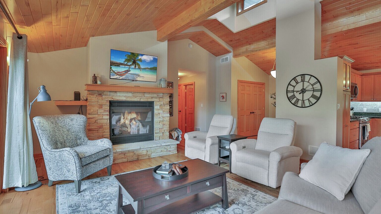 Photo of Livingroom in Burnsville