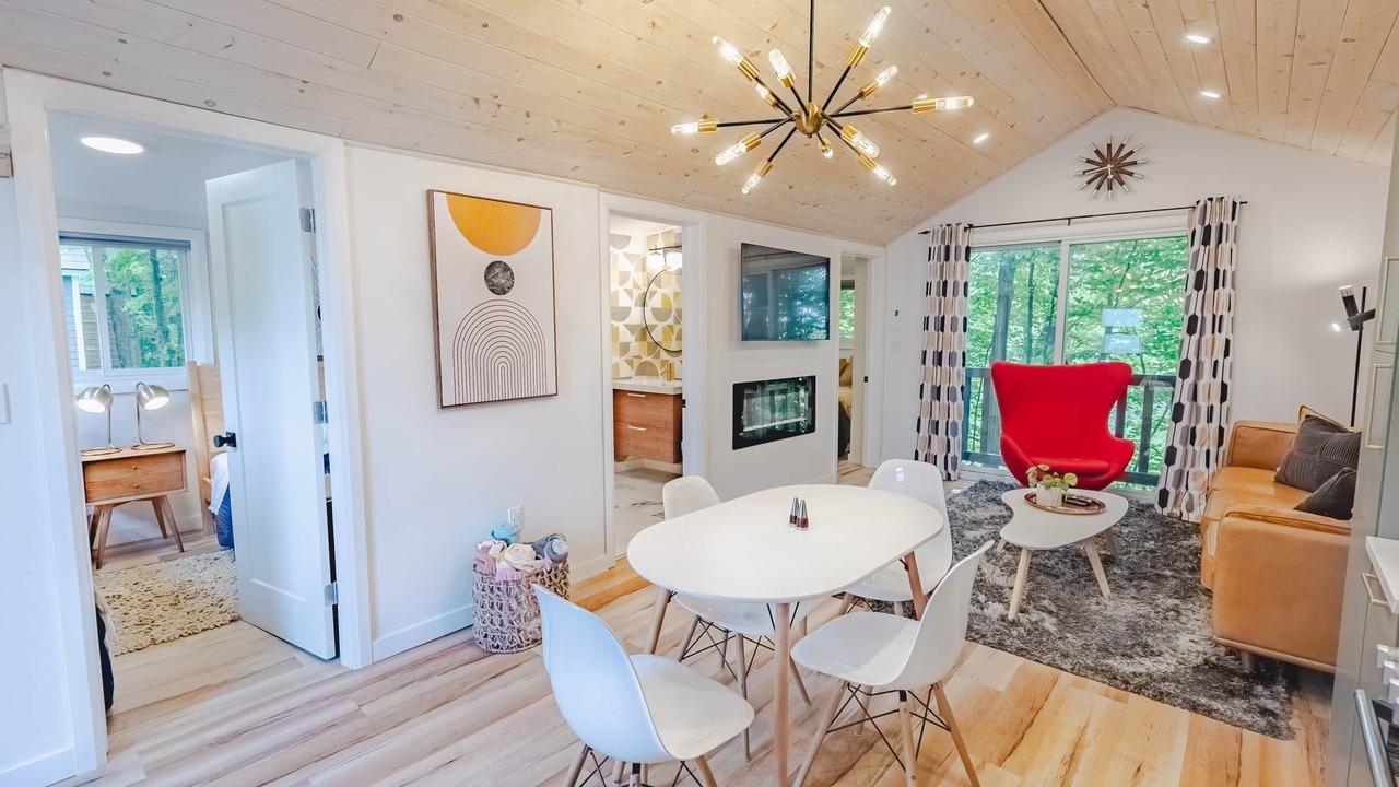 Photo of Livingroom in Sharbot Lake