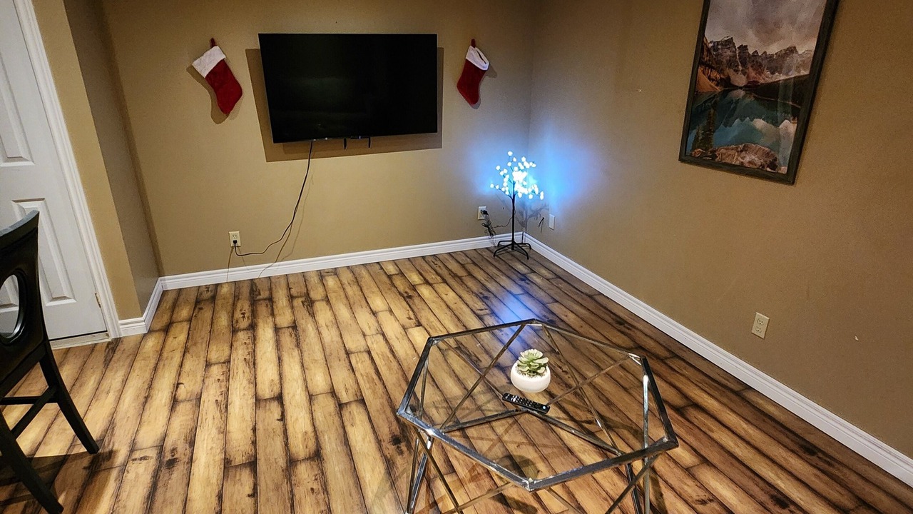 Photo of Livingroom in Ingersoll